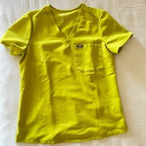 Figs women's small one pocket Catarina scrub top in Limeade. Excellent condition